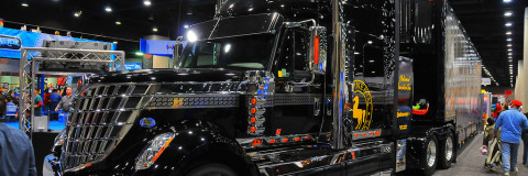 Feria de Camiones y Vehículos Comerciales Mid-America Trucking Show Louisville 2018