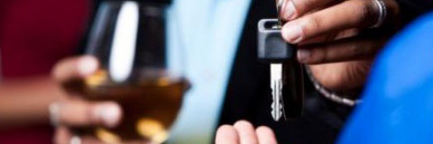 Conducir bajo los efectos del alcohol, de la infracción al delito