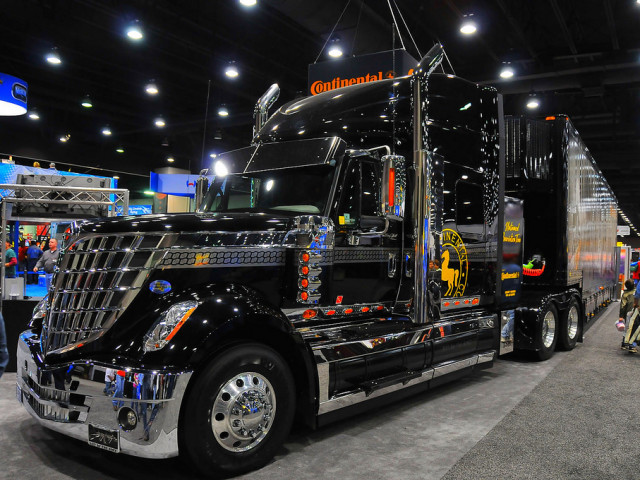 Feria de Camiones y Vehículos Comerciales Mid-America Trucking Show Louisville 2018