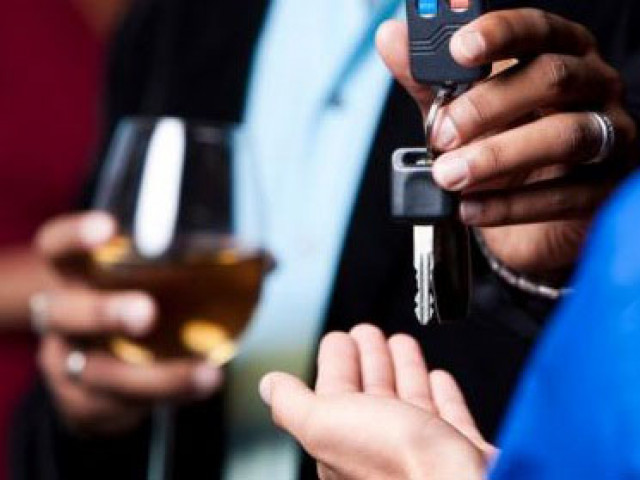 Conducir bajo los efectos del alcohol, de la infracción al delito